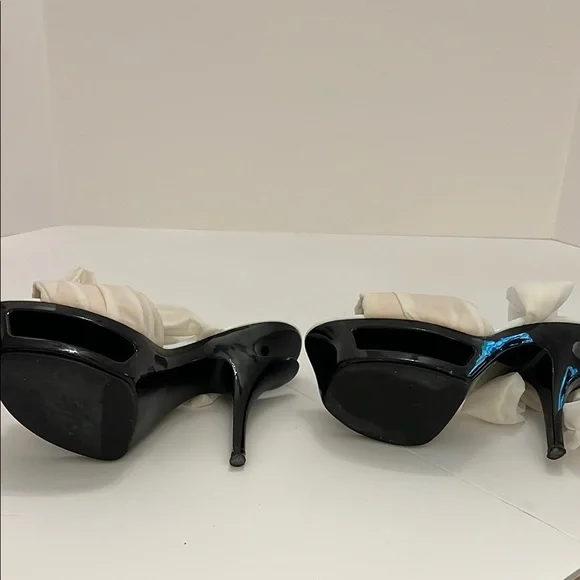 Chic Vintage White & Black Women's Stilello Heels with Lace Up Detail Size 8 - Picture 8 of 11